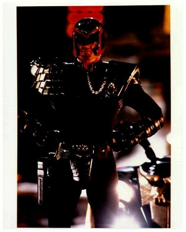 Sylvester Stallone Judge Dredd body armor Publicity Pose Vintage 8×10 Photo